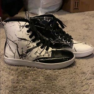 Black and white marble doc martens size 5